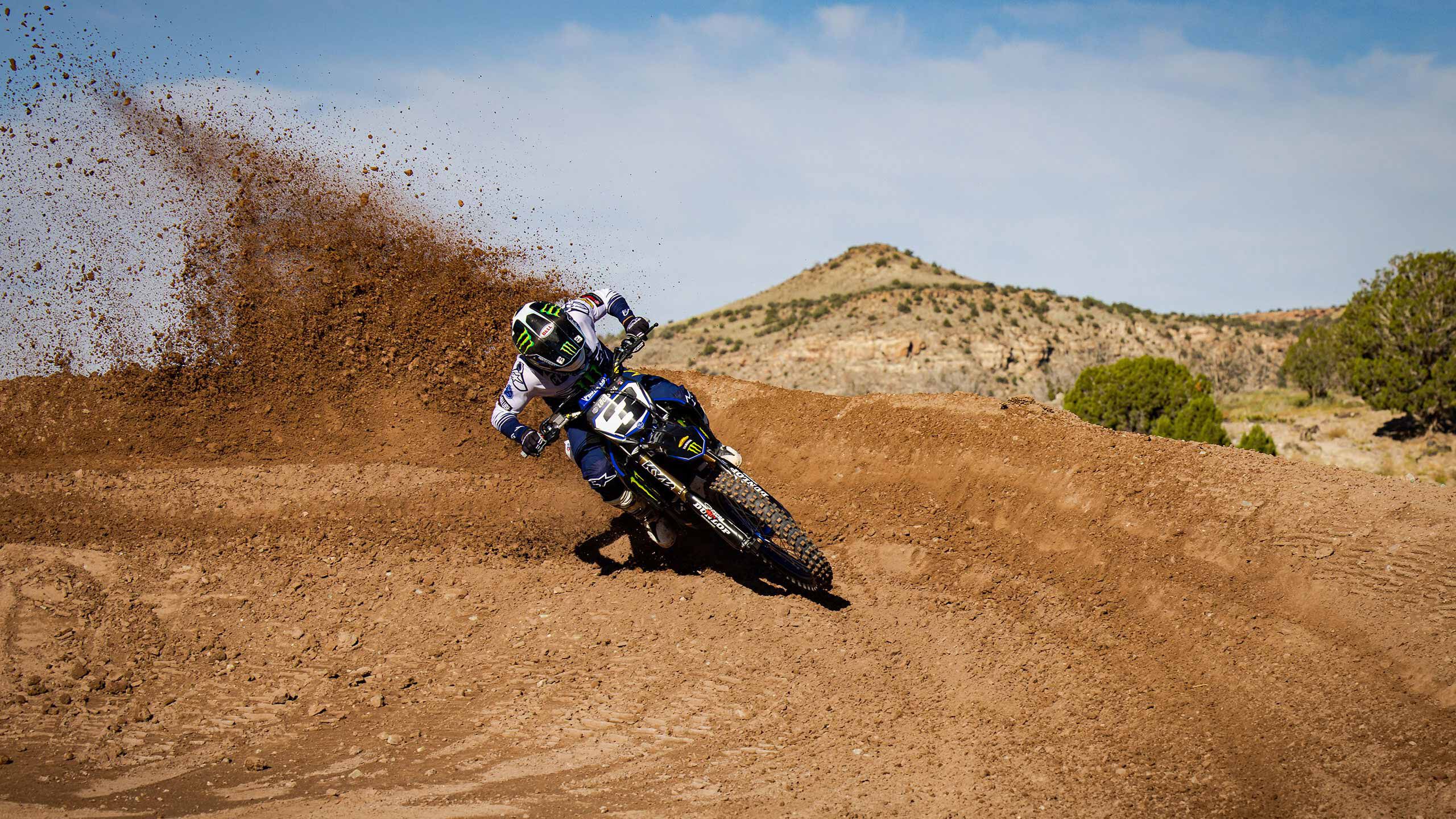 Eli Tomac racing on a dirt track